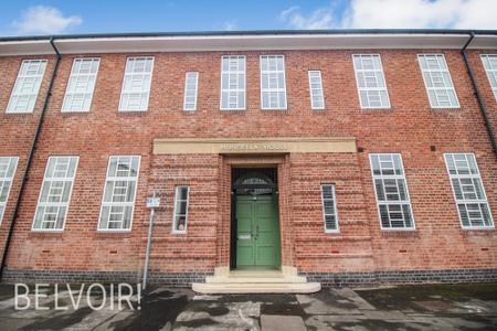 3 bedroom Flat to let in Mundella House