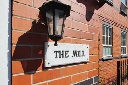1 bedroom Flat to let in Mill Close, Old Basford, Nottingham, NG6