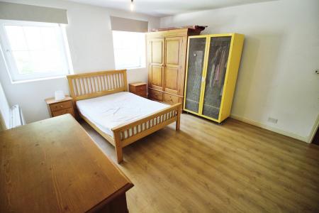 1 bedroom Flat to let in Mill Close, Old Basford, Nottingham, NG6