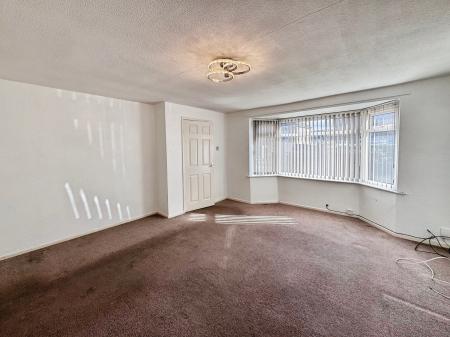 3 bedroom Semi-detached house to let in Honister Close, Clifton, Nottingham, NG11