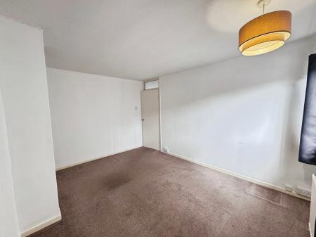 3 bedroom Semi-detached house to let in Honister Close, Clifton, Nottingham, NG11