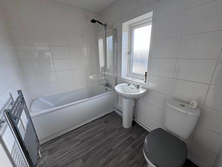 3 bedroom Semi-detached house to let in Honister Close, Clifton, Nottingham, NG11