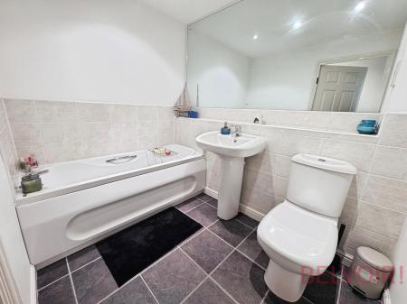 2 bedroom Apartment to let in Radcliffe Road, West Bridgford, NG2