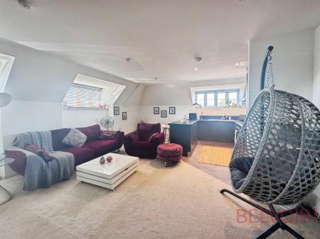 2 bedroom Apartment to let in Radcliffe Road, West Bridgford, NG2