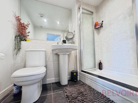 2 bedroom Apartment to let in Radcliffe Road, West Bridgford, NG2