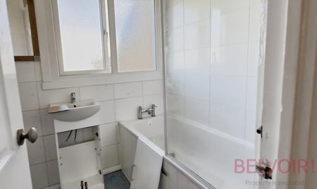 2 bedroom End of terrace house to let in Pitcairn Close, Nottingham, NG2