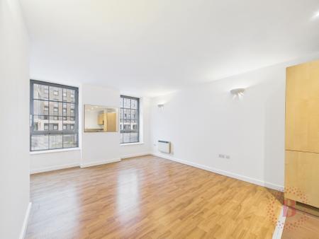 1 bedroom Flat for sale in Queens Road, Nottingham, NG2