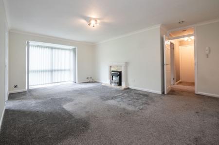 1 bedroom Flat for sale in Brentwood Court, Prestwich, M25