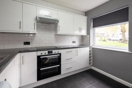 1 bedroom Flat for sale in Brentwood Court, Prestwich, M25