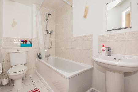 2 bedroom Flat for sale in Keane Court, Cheetham Hill, M8