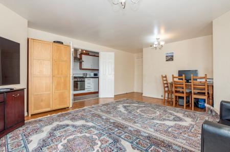 2 bedroom Flat for sale in Keane Court, Cheetham Hill, M8