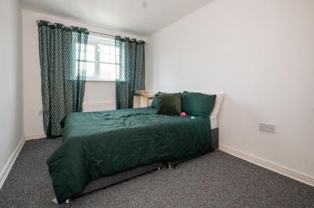 2 bedroom Flat for sale in Martingale Court, Manchester, Cheetham Hill, M8