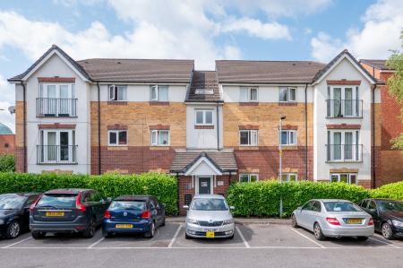 2 bedroom Flat for sale in Martingale Court, Manchester, Cheetham Hill, M8