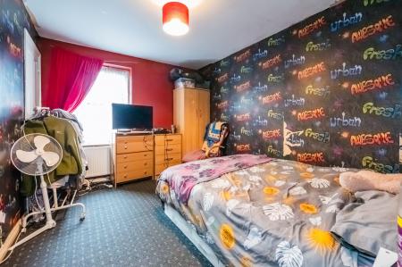 4 bedroom Town house for sale in Cardinal Street, Cheetham Hill, M8