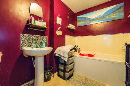 4 bedroom Town house for sale in Cardinal Street, Cheetham Hill, M8