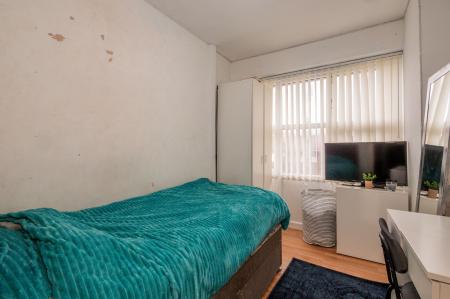 4 bedroom Town house for sale in Cardinal Street, Manchester, Cheetham Hill, M8