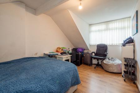 4 bedroom Town house for sale in Cardinal Street, Manchester, Cheetham Hill, M8