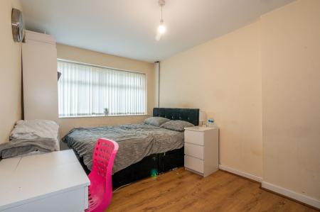 4 bedroom Town house for sale in Cardinal Street, Manchester, Cheetham Hill, M8