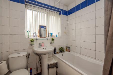 4 bedroom Town house for sale in Cardinal Street, Manchester, Cheetham Hill, M8