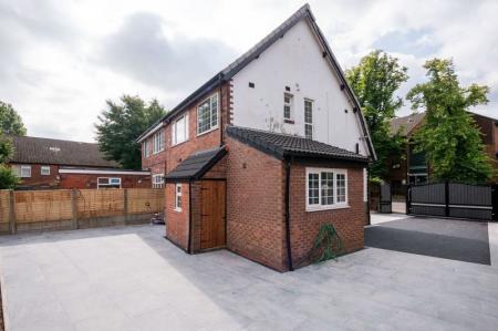 3 bedroom Semi-detached house for sale in Crumpsall Lane, Manchester, Crumpsall, M8