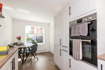 3 bedroom Semi-detached house for sale in Glaramara Close, Middleton, M24