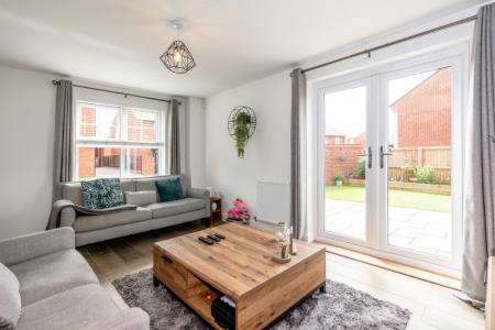 3 bedroom Semi-detached house for sale in Glaramara Close, Middleton, M24