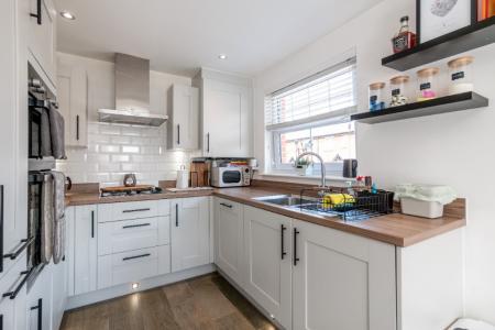 3 bedroom Semi-detached house for sale in Glaramara Close, Middleton, M24