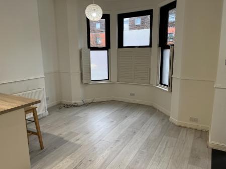 1 bedroom Flat for sale in Hathersage Road, Manchester, M13