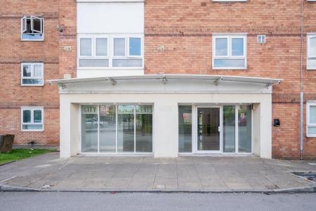 2 bedroom Flat for sale in Highclere Avenue, Salford, M7
