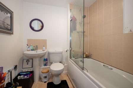 1 bedroom Flat for sale in Ivy Graham Close, Newton Heath, M40