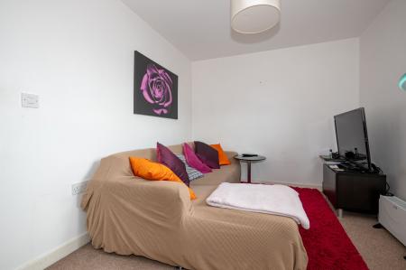 1 bedroom Flat for sale in Ivy Graham Close, Newton Heath, M40