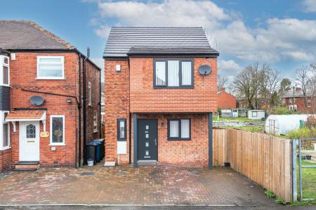 Lancaster Avenue, Whitefield, M45