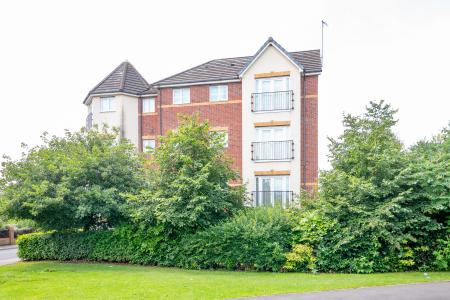2 bedroom Flat for sale in Larch Gardens, Manchester, Cheetham Hill, M8