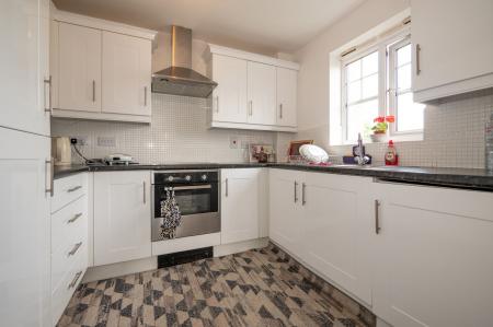 2 bedroom Flat for sale in Larch Gardens, Manchester, Cheetham Hill, M8