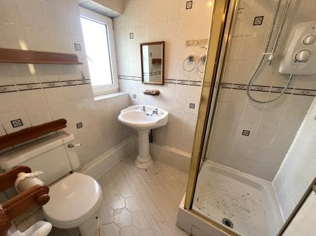 2 bedroom Flat for sale in Lowther Road, Prestwich, M25