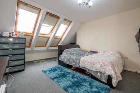 4 bedroom Semi-detached house for sale in Oriel Gardens, Salford, M7