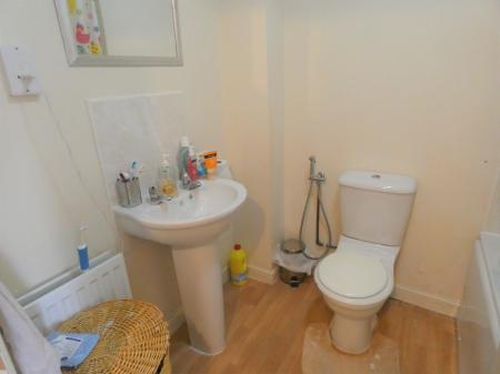 4 bedroom Town house for sale in SaddlecoteClose, Manchester, M8