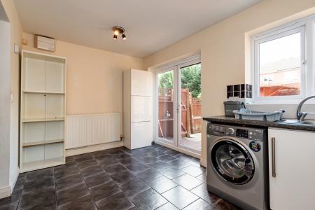 3 bedroom Semi-detached house for sale in Stephen Oake Close, Manchester, M8