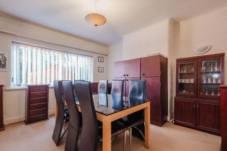 4 bedroom Semi-detached house for sale in Fairway, Prestwich, M25