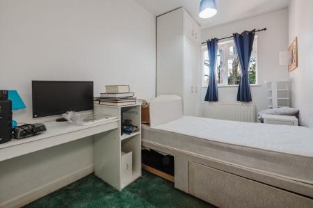 4 bedroom Semi-detached house for sale in Fairway, Prestwich, M25