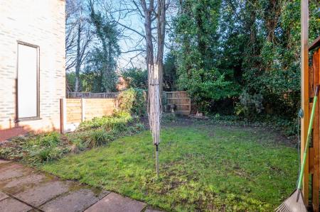 4 bedroom Semi-detached house for sale in Fairway, Prestwich, M25