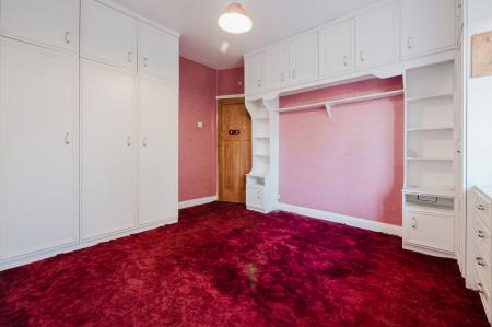 4 bedroom Semi-detached house for sale in Fairway, Prestwich, M25