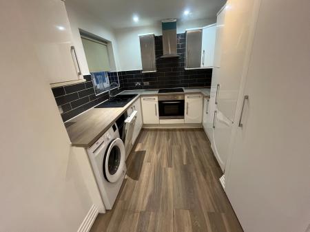 2 bedroom Flat to let in Royle Green Road, Northenden, M22