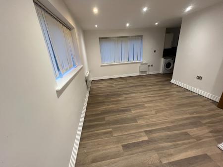 2 bedroom Flat to let in Royle Green Road, Northenden, M22