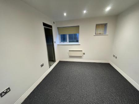 2 bedroom Flat to let in Royle Green Road, Northenden, M22