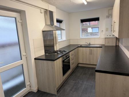2 bedroom Terraced House to let in Hethorn Street, Newton Heath, M40