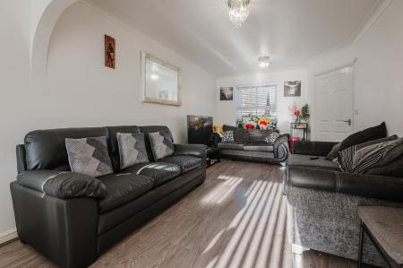 4 bedroom Detached house for sale in Parkside Mews, Whitefield, M45