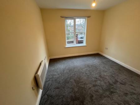 2 bedroom Flat to let in Roch Bank, Manchester, Blackley, M9