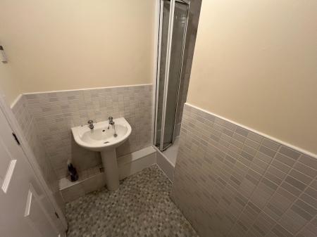 2 bedroom Flat to let in Roch Bank, Manchester, Blackley, M9