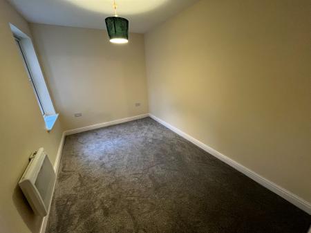 2 bedroom Flat to let in Roch Bank, Manchester, Blackley, M9